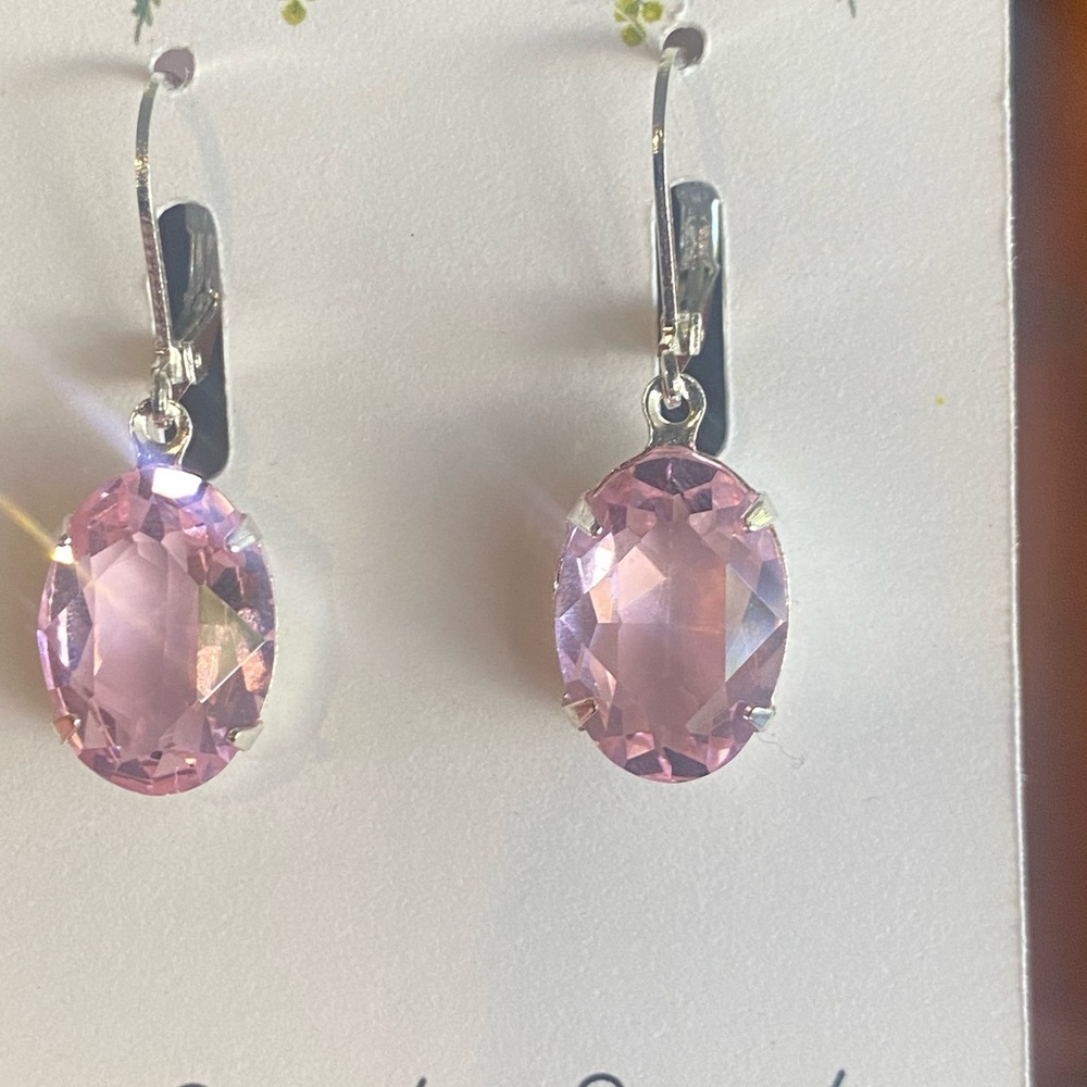 ๐Sparkly Pink Oval Crystal Drop Earrings - Picture 4 of 6